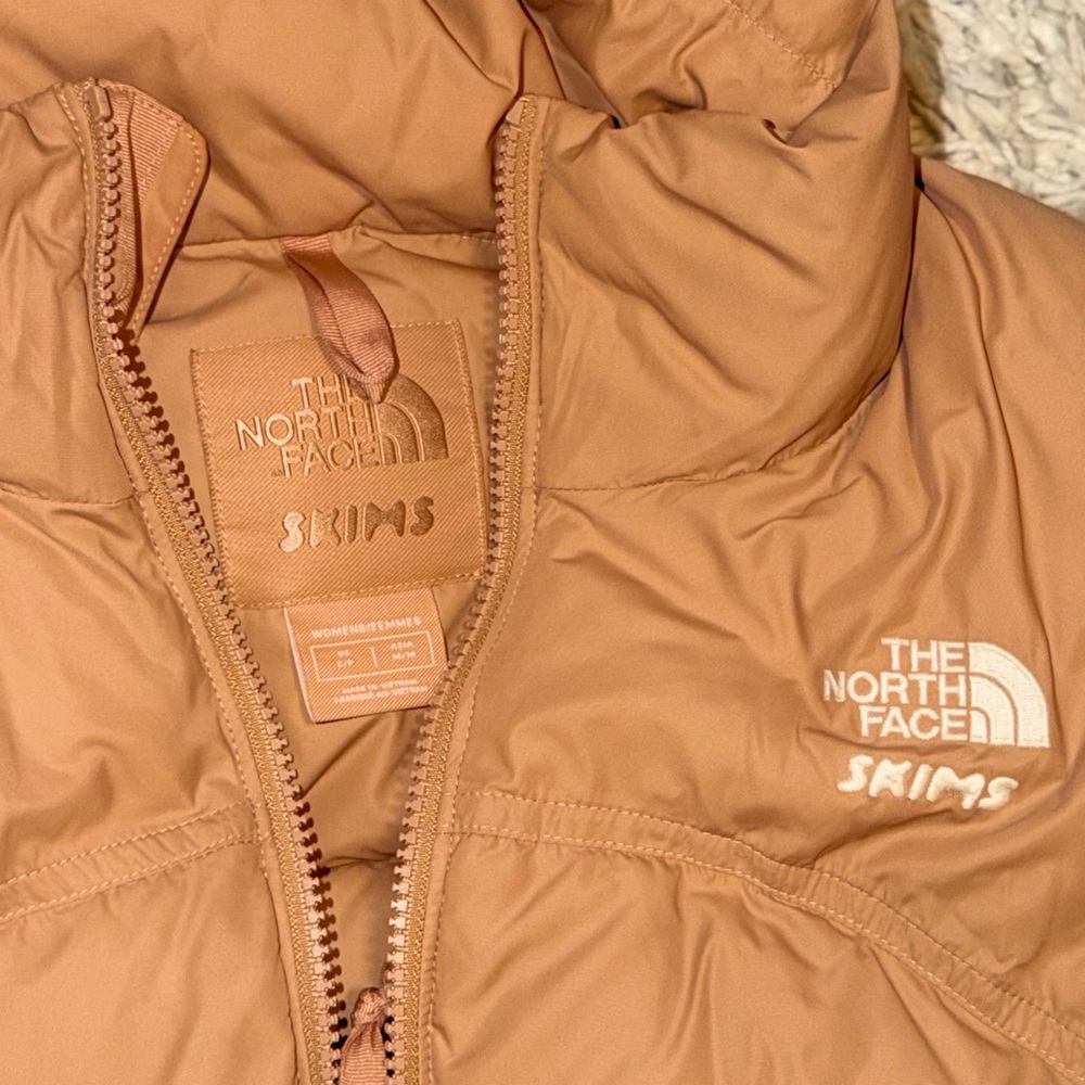 Skims x TNF 2000 Retro Nuptse- OCHRE- Sz Small - Picture 3 of 5